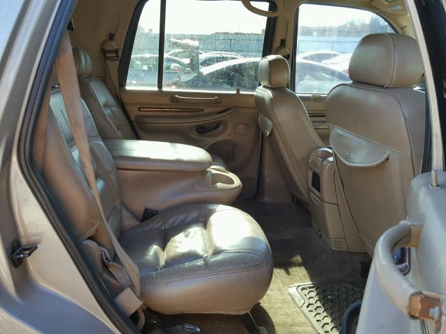 5LMFU28R32LJ12329 - 2002 LINCOLN NAVIGATOR BEIGE photo 6