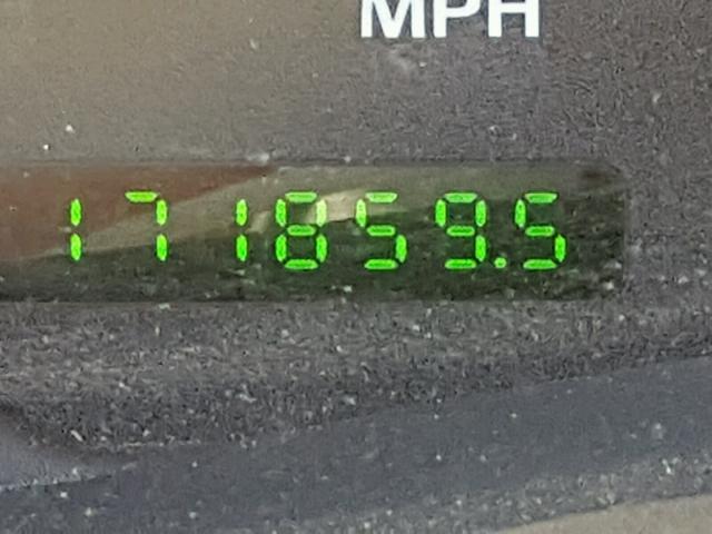 5LMFU28R32LJ12329 - 2002 LINCOLN NAVIGATOR BEIGE photo 8