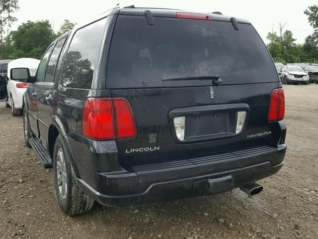 5LMFU28RX4LJ40275 - 2004 LINCOLN NAVIGATOR BLACK photo 3