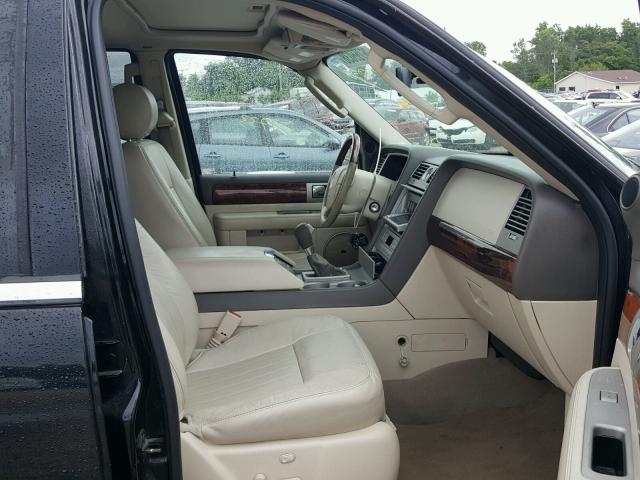 5LMFU28RX4LJ40275 - 2004 LINCOLN NAVIGATOR BLACK photo 5