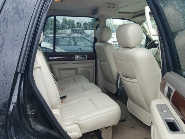 5LMFU28RX4LJ40275 - 2004 LINCOLN NAVIGATOR BLACK photo 6