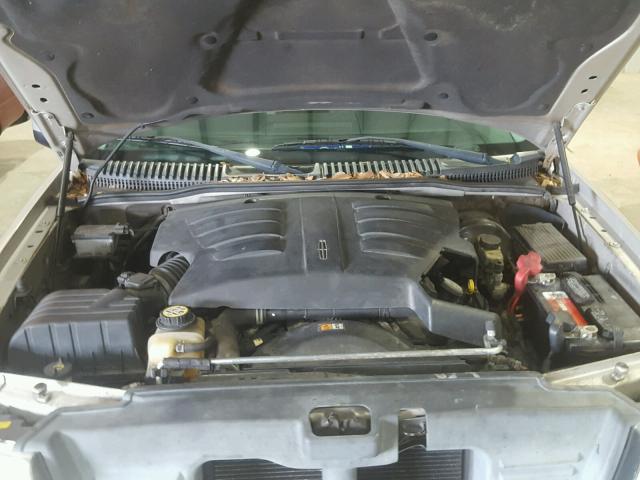 5LMEU68H24ZJ35112 - 2004 LINCOLN AVIATOR 银色 照片 7