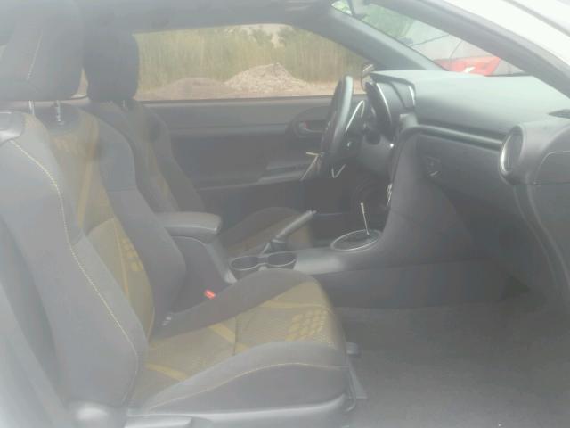 JTKJF5C71C3025946 - 2012 TOYOTA SCION TC 白色 照片 5