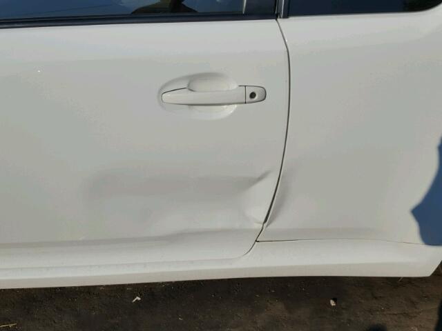 JTKJF5C73D3062742 - 2013 TOYOTA SCION TC 白色 照片 9