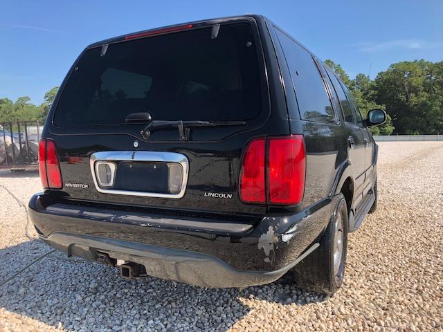 5LMPU28L0XLJ04213 - 1999 LINCOLN NAVIGATOR BLACK photo 4