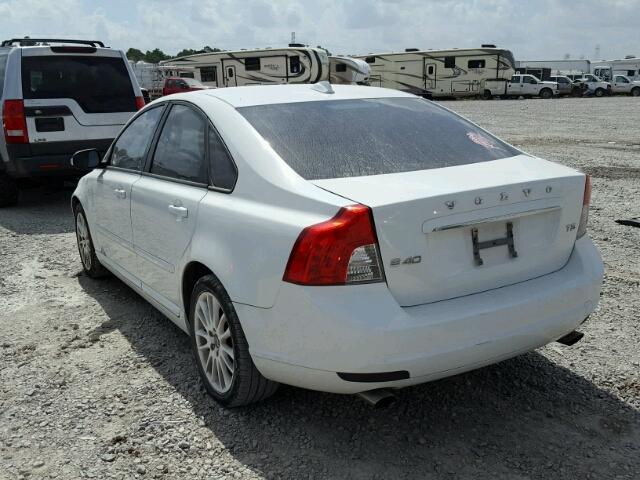 YV1672MS2B2549326 - 2011 VOLVO S40 T5 WHITE photo 3