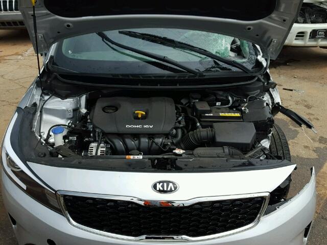 3KPFK4A73HE015716 - 2017 KIA FORTE LX SILVER photo 7