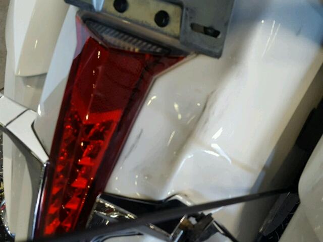 5VPTW36N3C3010915 - 2012 VICTORY MOTORCYCLES CROSS COUN WHITE photo 12