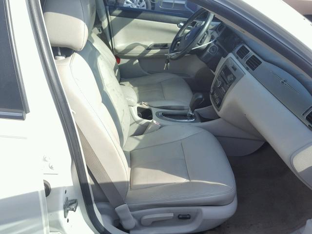 2G1WD58C081207328 - 2008 CHEVROLET IMPALA SUP 白色 照片 5