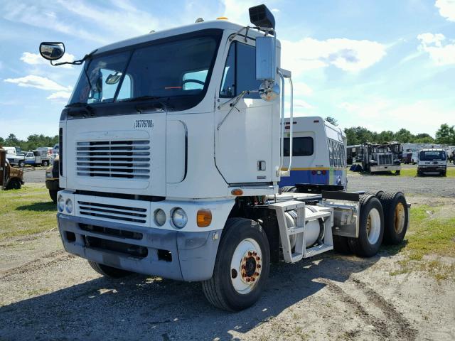 1FUJAWCG22LK17864 - 2002 FREIGHTLINER ARGOSY WHITE photo 2