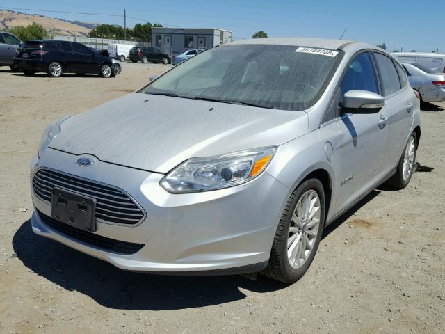 1FAHP3R42CL411589 - 2012 FORD FOCUS BEV SILVER photo 2