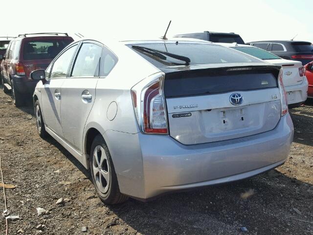 JTDKN3DU8F0425256 - 2015 TOYOTA PRIUS SILVER photo 3