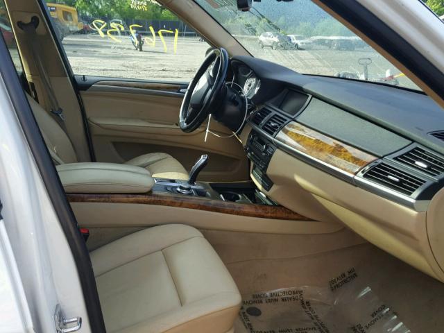 5UXFE43509L266798 - 2009 BMW X5 XDRIVE3 WHITE photo 5