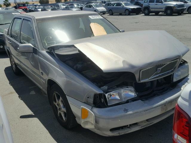 YV1LS55A7X1588287 - 1999 VOLVO S70 SILVER photo 1