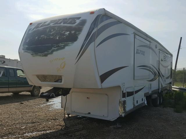 4YDF37229DE780689 - 2013 KEYSTONE TRAILER WHITE photo 2