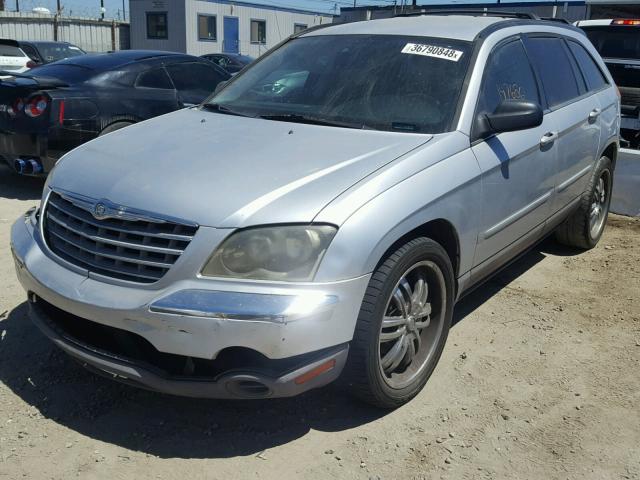2C8GM68435R537177 - 2005 CHRYSLER PACIFICA T SILVER photo 2