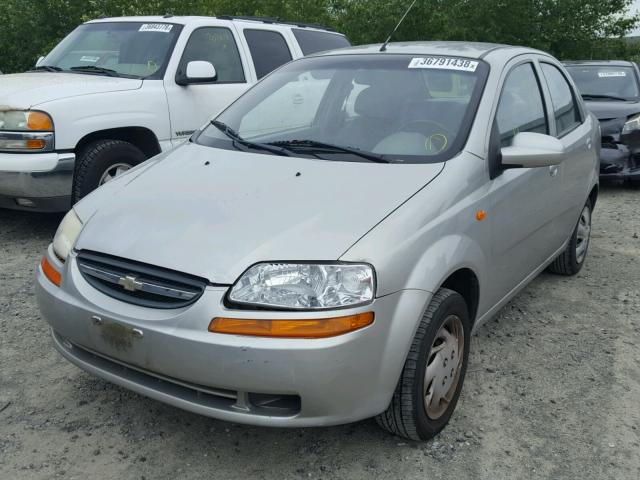 KL1TD52644B254215 - 2004 CHEVROLET AVEO SILVER photo 2