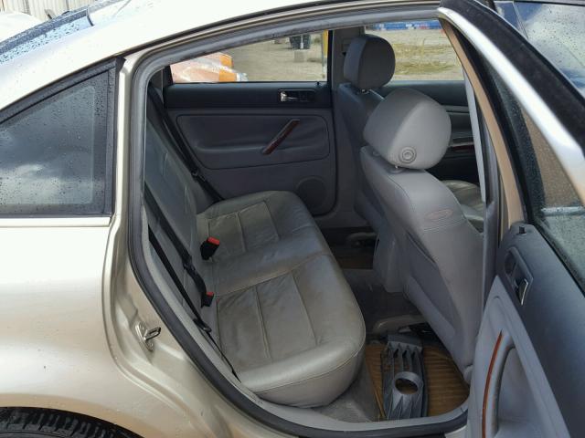 WVWRH63B54P209277 - 2004 VOLKSWAGEN PASSAT GLX 金色 照片 6
