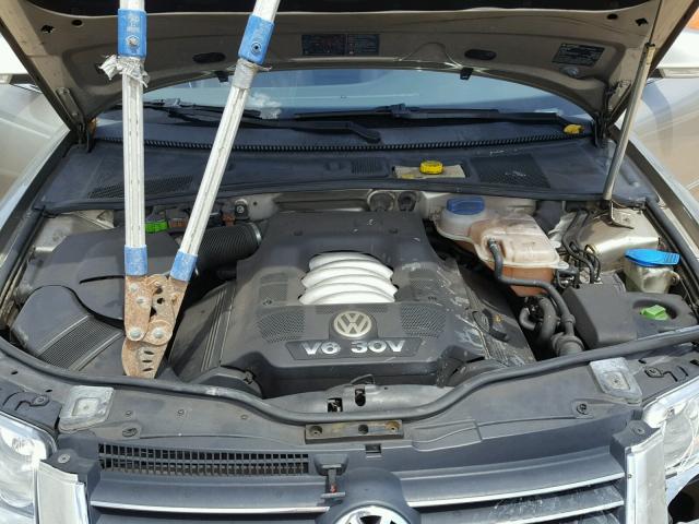 WVWRH63B54P209277 - 2004 VOLKSWAGEN PASSAT GLX 金色 照片 7