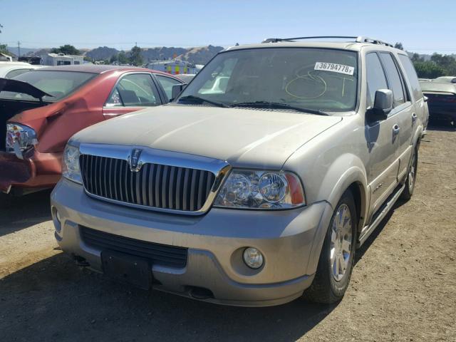 5LMFU28R54LJ37056 - 2004 LINCOLN NAVIGATOR GOLD photo 2