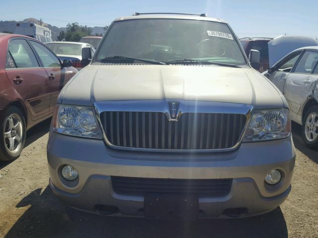 5LMFU28R54LJ37056 - 2004 LINCOLN NAVIGATOR GOLD photo 9
