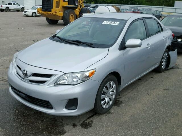 5YFBU4EE3CP069512 - 2012 TOYOTA COROLLA BA SILVER photo 2