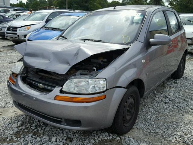 KL1TD66668B266386 - 2008 CHEVROLET AVEO BASE GRAY photo 2