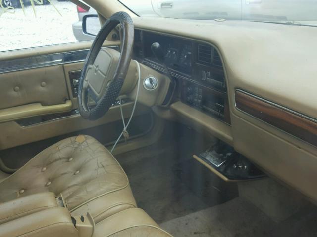 1C3XV66L1PD166376 - 1993 CHRYSLER NEW YORKER GOLD photo 5