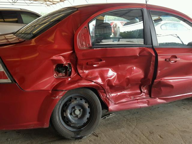 KL1TD56E79B338795 - 2009 CHEVROLET AVEO LS RED photo 9