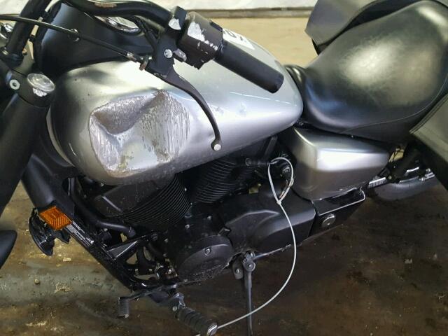 JH2RC5377FK502240 - 2015 HONDA VT750 C2B SILVER photo 9