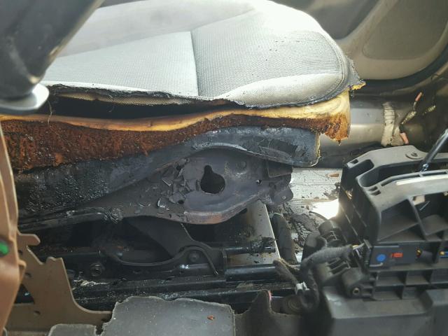 1G11B5SL8FF278517 - 2015 CHEVROLET MALIBU LS ვერცხლისფერი ფოტო 9