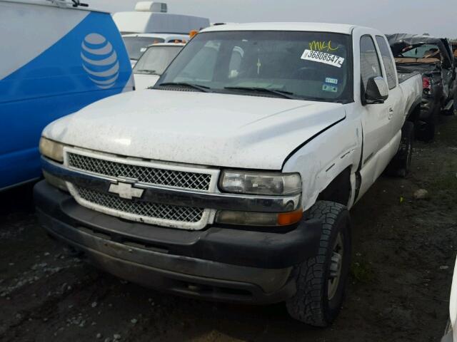 1GCHC29U81E309473 - 2001 CHEVROLET SILVERADO WHITE photo 2