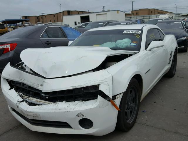 2G1FA1E38D9222760 - 2013 CHEVROLET CAMARO LS WHITE photo 2