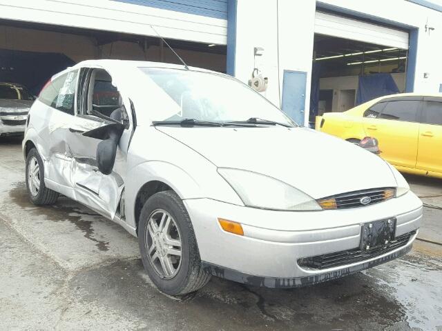 3FAFP31Z44R107861 - 2004 FORD FOCUS ZX3 SILVER photo 1