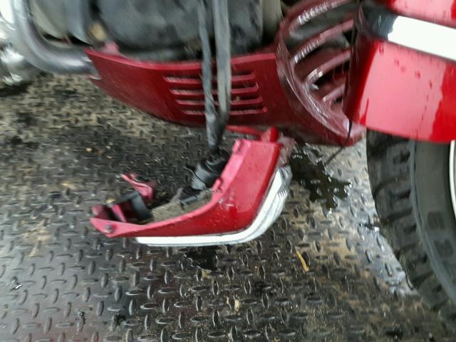 1HFSC223XWA001944 - 1998 HONDA GL1500 SE RED photo 19