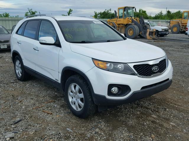 5XYKTCA10BG030475 - 2011 KIA SORENTO BA WHITE photo 1