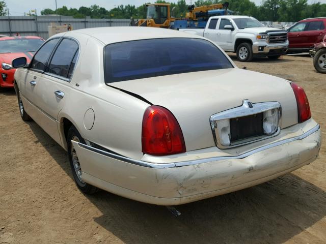 1LNHM83W61Y723243 - 2001 LINCOLN TOWN CAR C CREAM photo 3