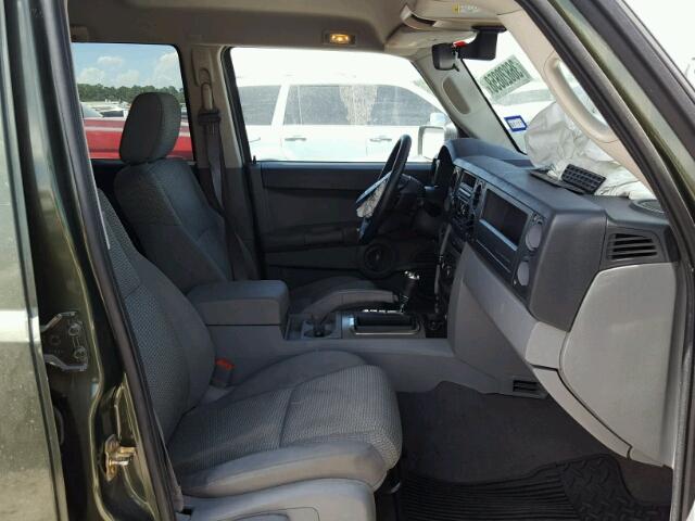 1J8HH48K37C556975 - 2007 JEEP COMMANDER GREEN photo 5