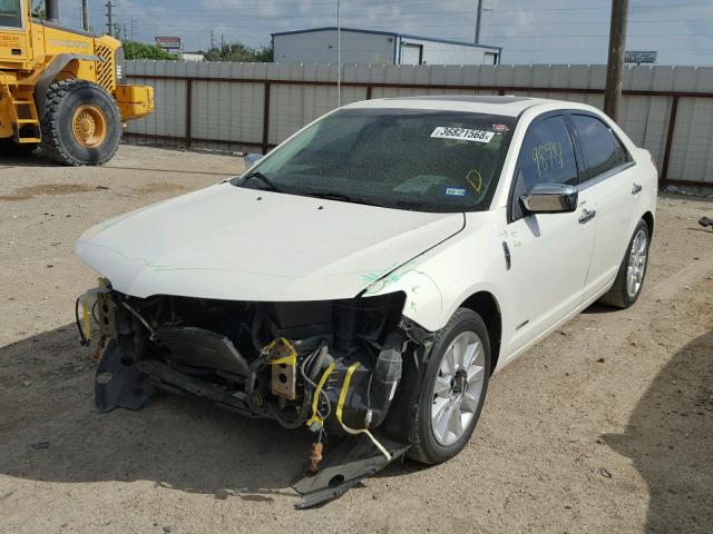 3LNDL2L35CR809102 - 2012 LINCOLN MKZ HYBRID WHITE photo 2