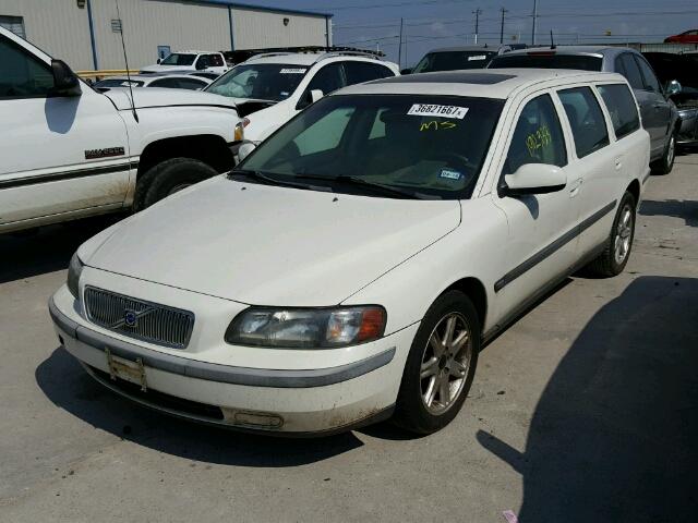 YV1SW61R322250342 - 2002 VOLVO V70 WHITE photo 2