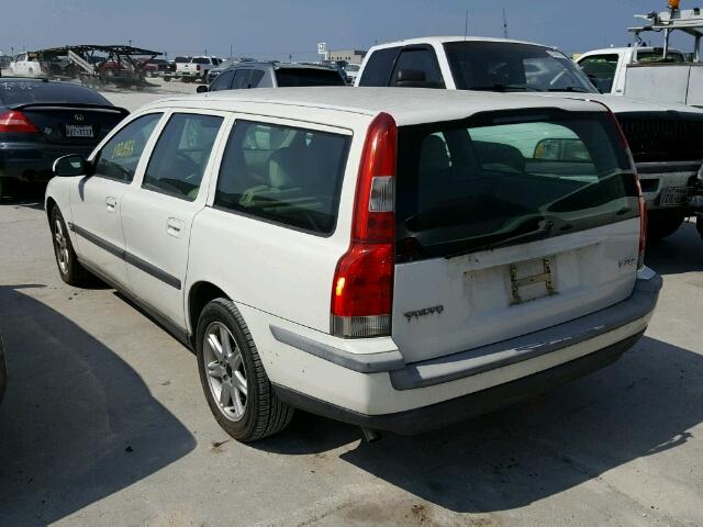 YV1SW61R322250342 - 2002 VOLVO V70 WHITE photo 3