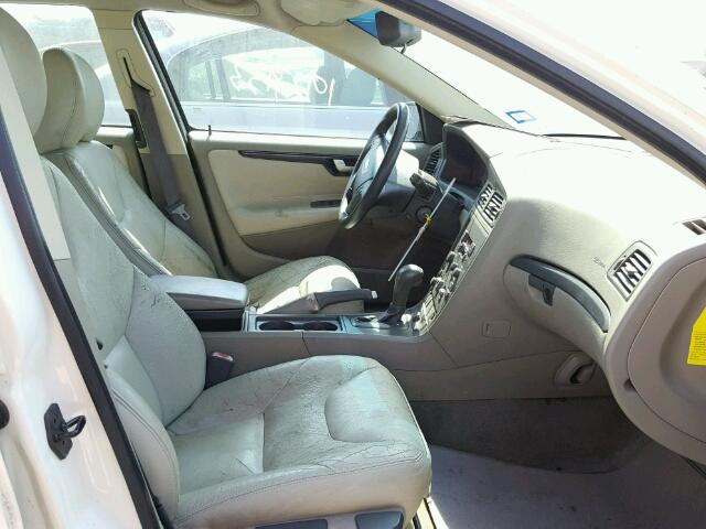 YV1SW61R322250342 - 2002 VOLVO V70 أبيض صورة 5