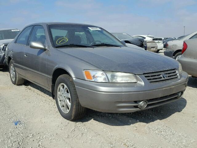 4T1BF28KXXU080852 - 1999 TOYOTA CAMRY LE GRAY photo 1