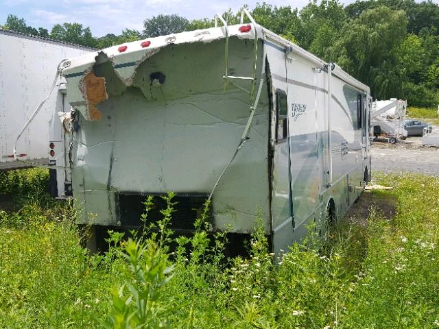 4UZ6XFBA7YCH31063 - 2000 FREIGHTLINER CHASSIS X GREEN photo 4