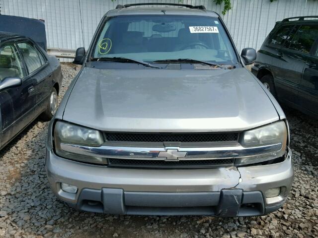 1GNDT13S522252076 - 2002 CHEVROLET TRAILBLAZE SILVER photo 9