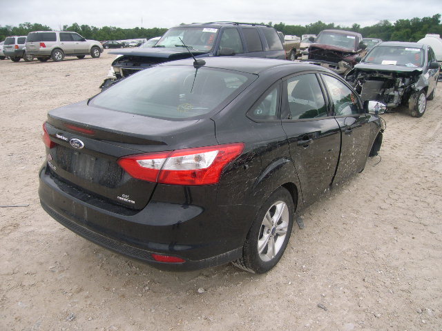 1FADP3F25EL159700 - 2014 FORD FOCUS SE BLACK photo 4