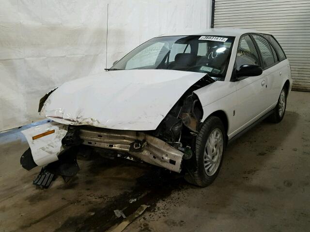 1G8ZK8272XZ304845 - 1999 SATURN SW2 WHITE photo 2