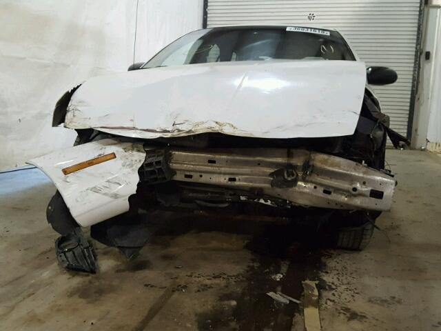 1G8ZK8272XZ304845 - 1999 SATURN SW2 WHITE photo 9