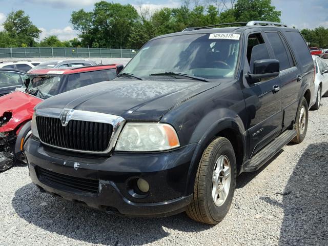 5LMFU28R83LJ03157 - 2003 LINCOLN NAVIGATOR BLACK photo 2