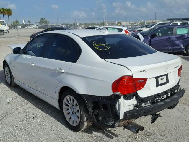 WBAPH77549NL82841 - 2009 BMW 328I WHITE photo 3